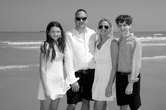 auman_photo-081b bw